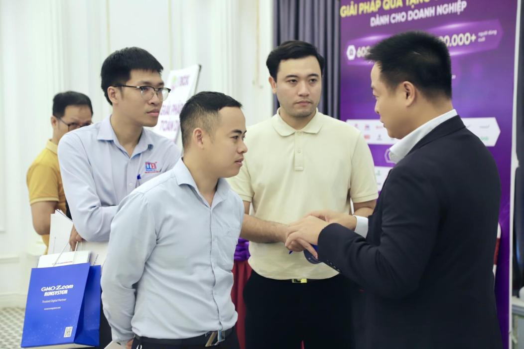 GMO-Z.com RUNSYSTEM mang hệ sinh thái chuyển đổi số,chuyển đổi xanh đến Green X 2025