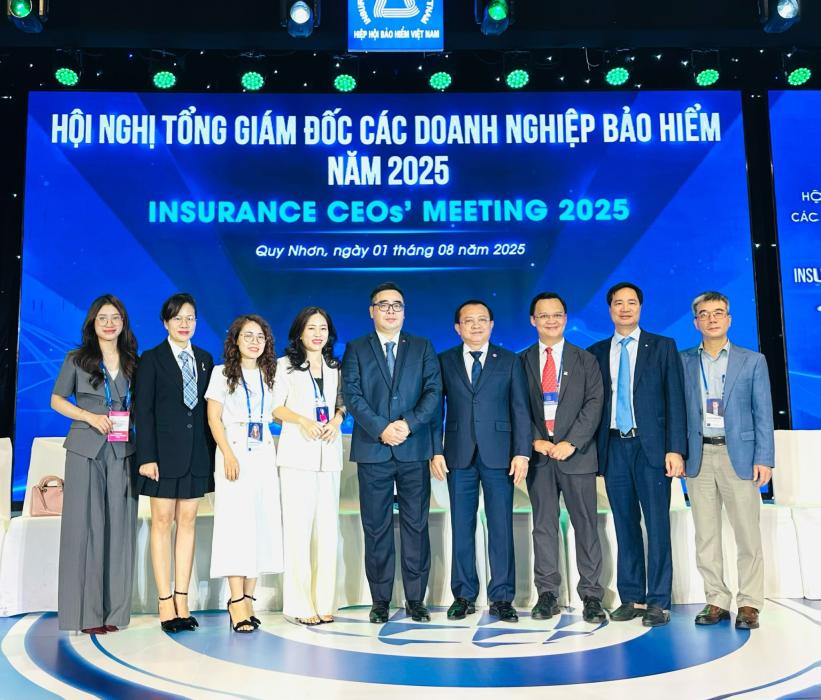 GMO-Z.com RUNSYSTEM đồng hành chuyển đổi số cùng ngành bảo hiểm tại Vietnam Insurance Summit 2025