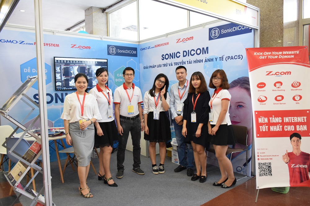 GMO-Z.com RUNSYSTEM’s Sonic DICOM solution booth at Pharm Expo 2018