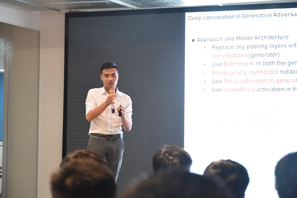 Mr. Dao Bao Linh shares professional knowledge and practical insights on DCGAN