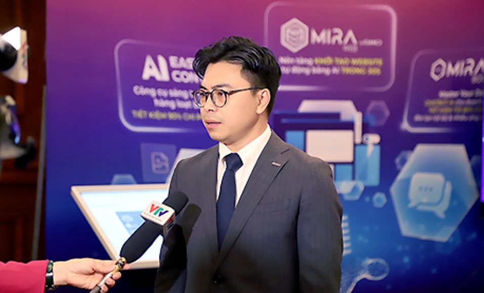 Ông Trần Đức Tâm chia sẻ về việc ứng dụng AI giúp gia tăng hiệu suất cho DN tại Internet Day 2023