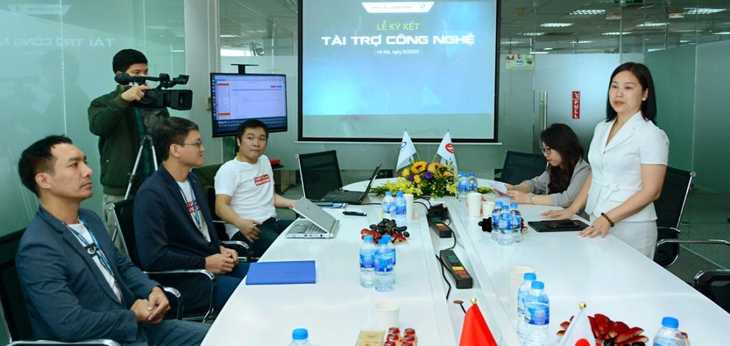 Bà Nguyễn Thị Thu Giang – Tổng thư ký VINASA – phát biểu tại Lễ ký kết