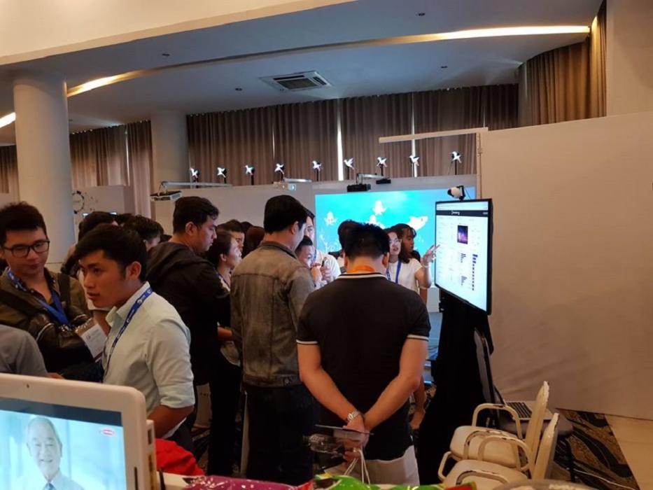 GMO-Z.com RUNSYSTEM booth at MarTech 2019