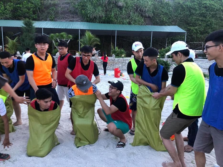 nhiều hoạt động team building tại GMO-Z.com RUNSYSTEM Đà Nẵng company trip 2019 