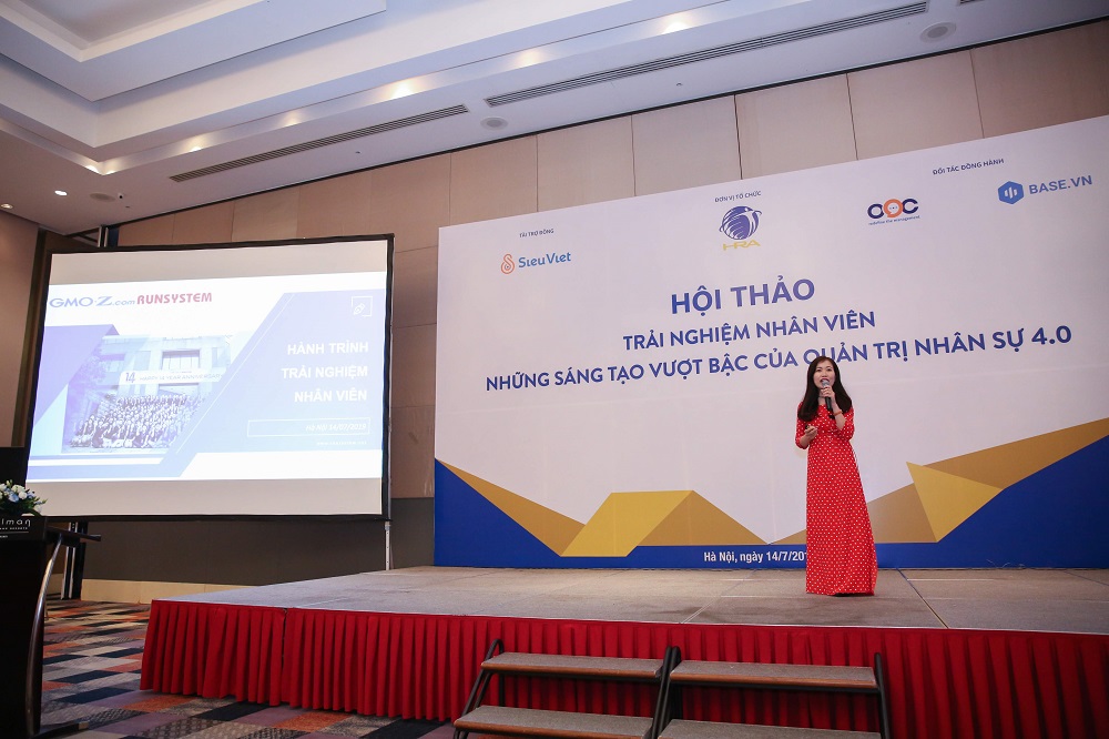 Chị Nguyễn Thị Thanh Thủy - Đại diện GMO-Z.com RUNSYSTEM với vai trò diễn giả trong sự kiện