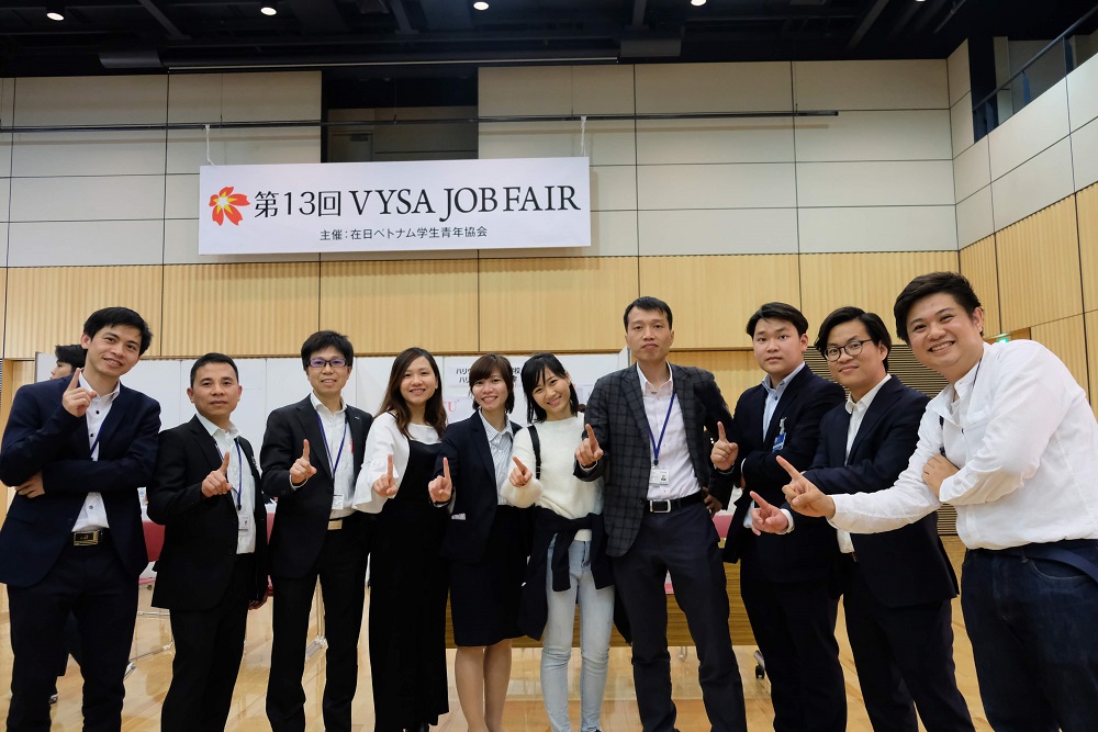 đội ngũ GMO-Z.com RUNSYSTEM tham gia hội chợ việc làm Vysa Job Fair