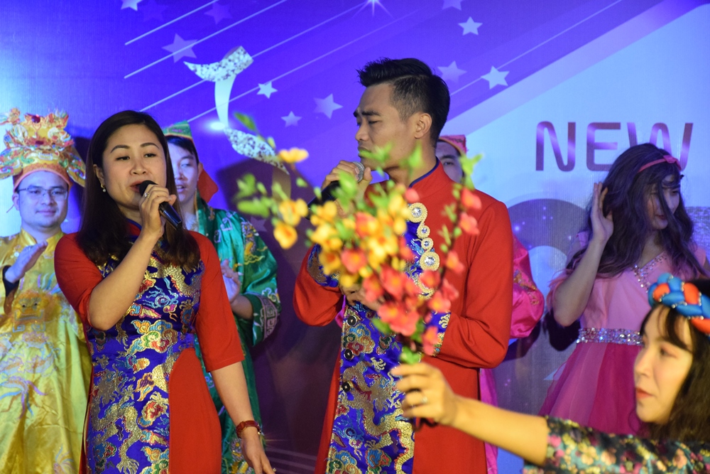 New year party 2019 của GMO-Z.com RUNSYSTEM-11
