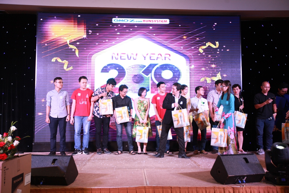 New year party 2019 của GMO-Z.com RUNSYSTEM-19
