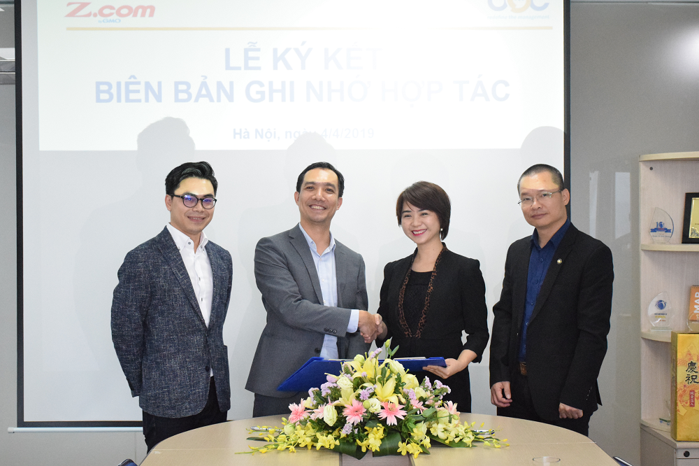 Mr. Ngo Van Tau – Company Director and OOC leadership representatives performing the signing ceremony
