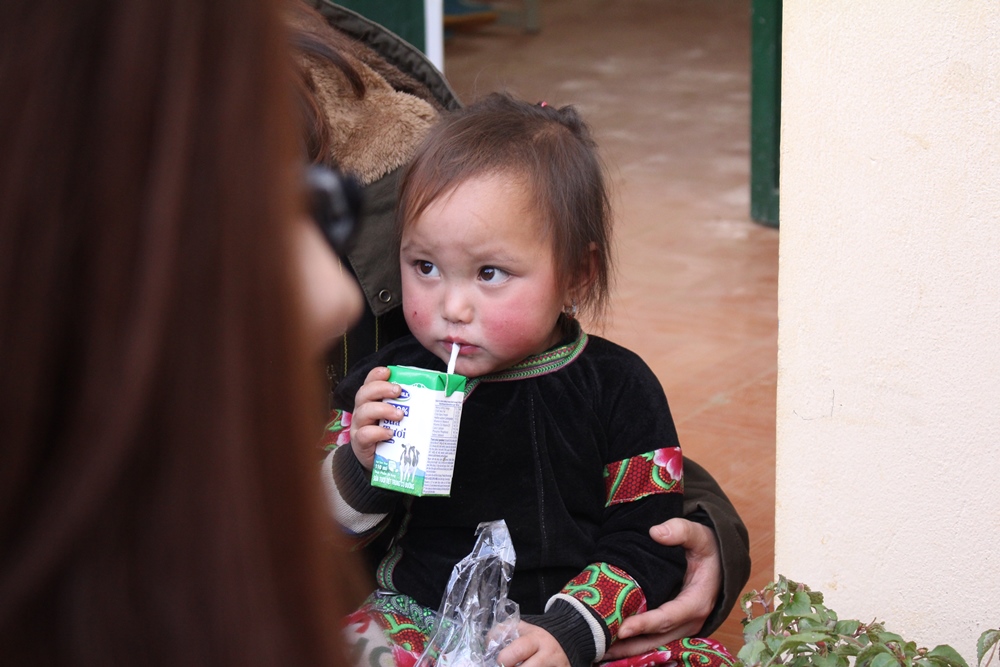 GMO-Z.com RUNSYSTEM charity "Lighting up Smiles in the Highlands" at Lào Cai 2019-9