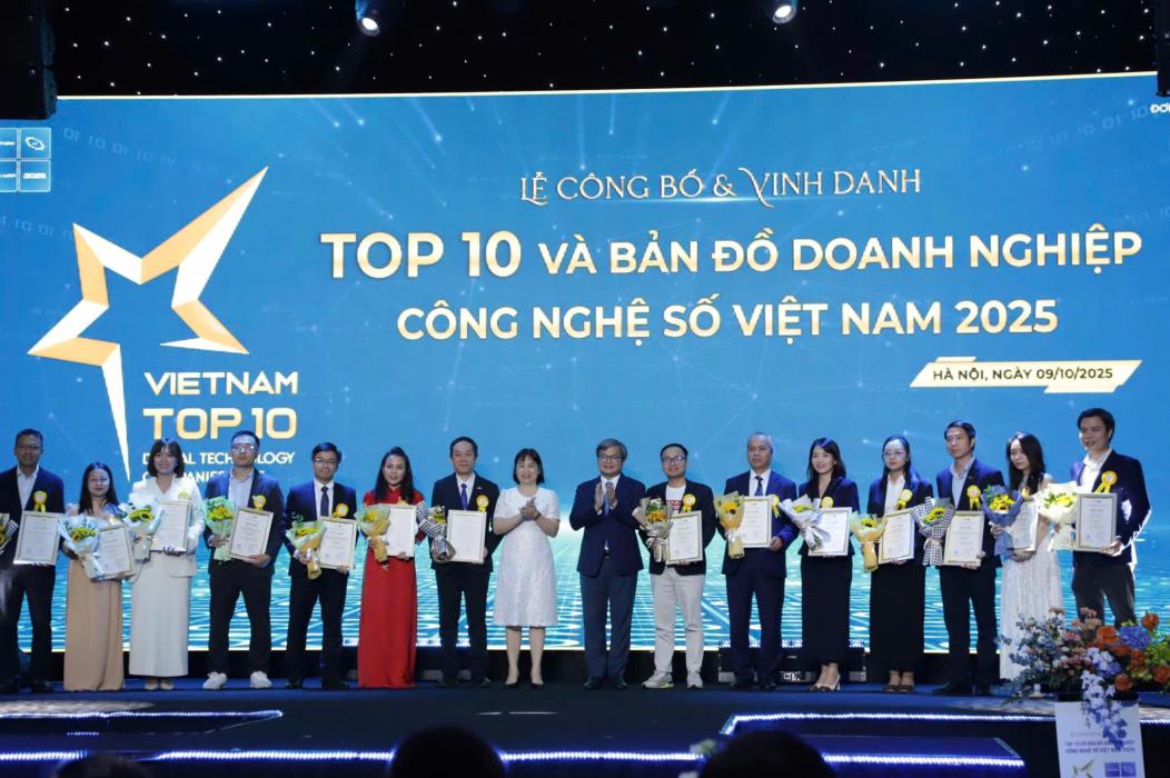 GMO-Z.com RUNSYSTEM: 9 năm liên tiếp ghi danh trong Top 10 Doanh nghiệp Công nghệ số xuất sắc Việt Nam