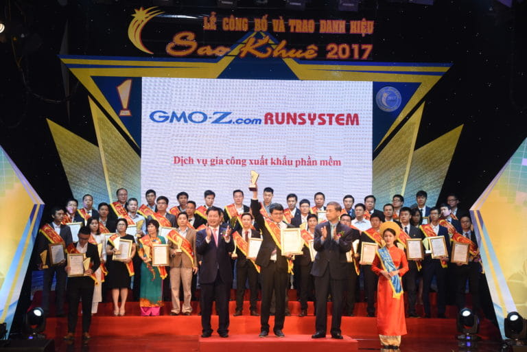 GMO-Z.com RUNSYSTEM lọt top 20 dịch vụ xuất sắc nhận giải thưởng Sao Khuê 2017