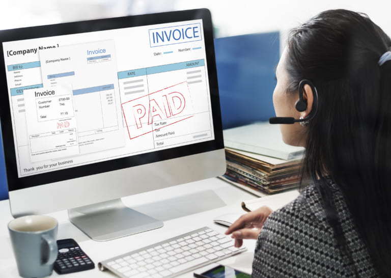 5 outstanding advantages of e-invoice compared to traditional invoices