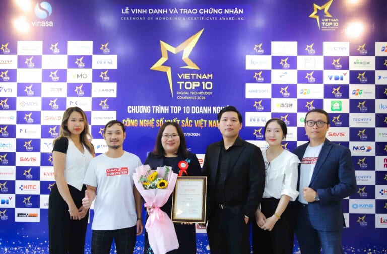 Năm thứ 8 liên tiếp GMO-Z.com RUNSYSTEM vinh dự đạt TOP 10 Doanh nghiệp Công nghệ số xuất sắc Việt Nam